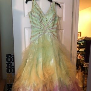 Precious formals prom dress.